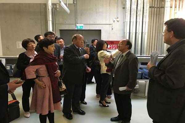 5bdac4bc57139.jpg 3.jpg